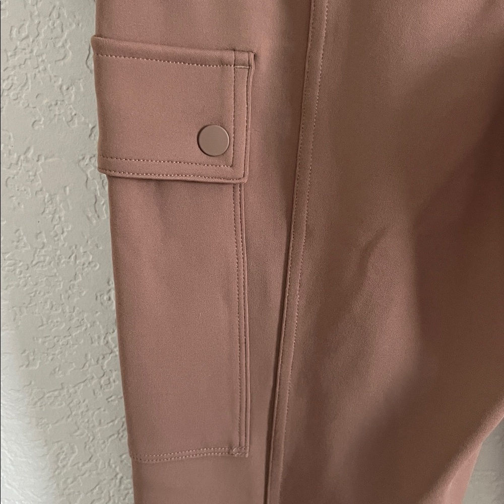 NWT Athleta Delancey Straight Cargo Pants . Size M - Picture 8 of 14